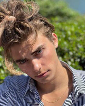 me but pretty lighting